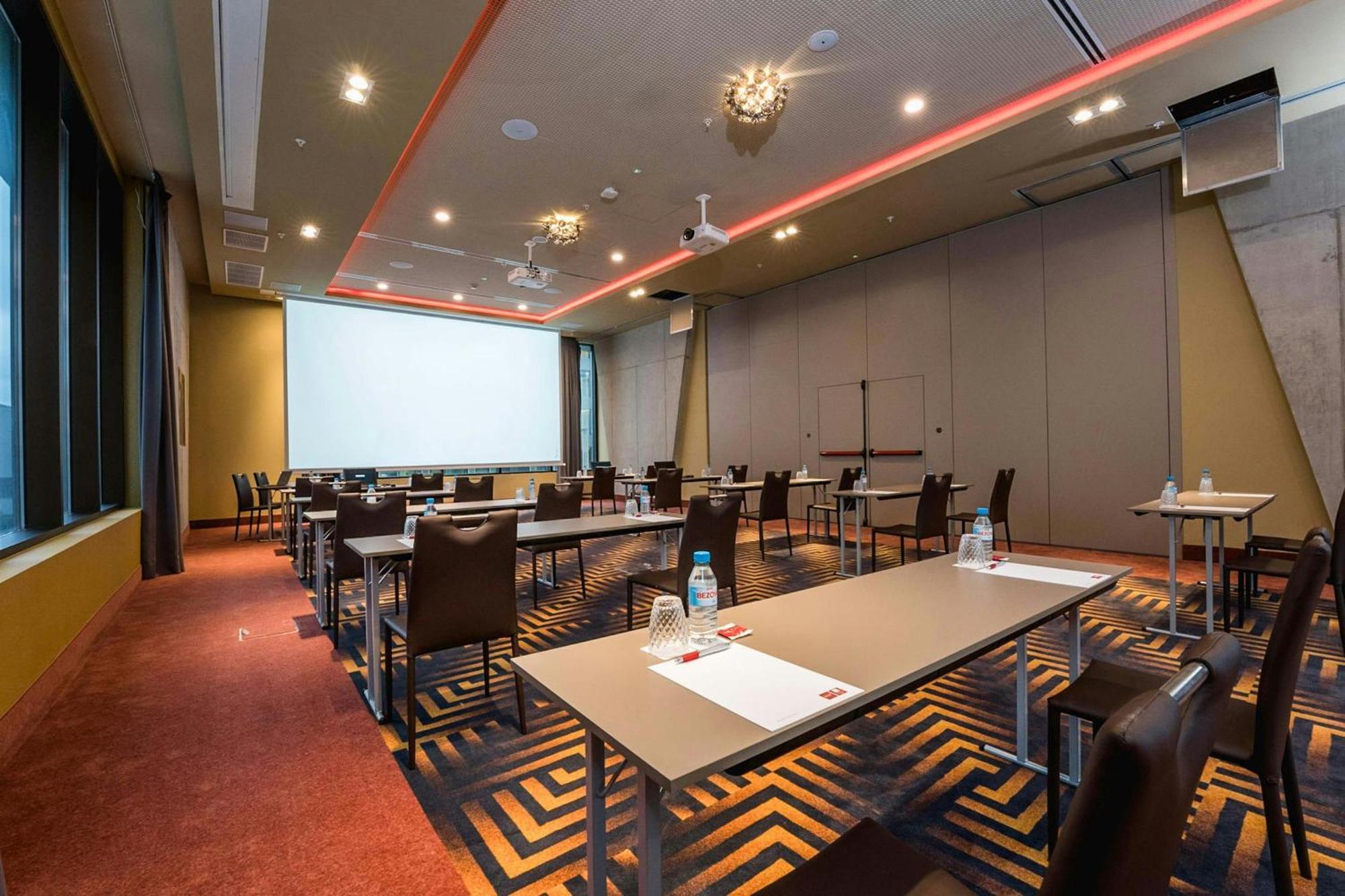 Leonardo Royal Hotel Barcelona Fira — Foto 2
