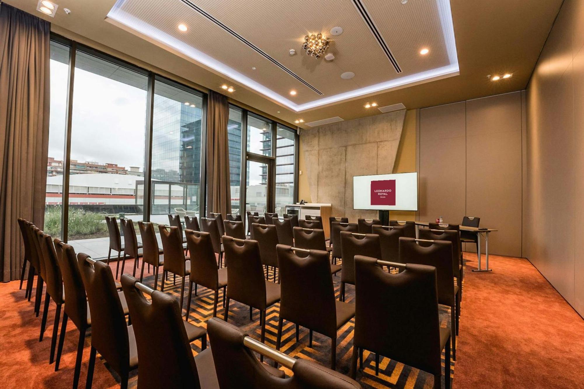 Leonardo Royal Hotel Barcelona Fira — Foto 1